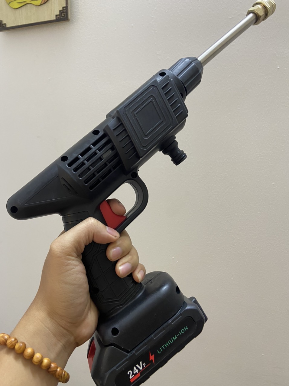 Ảnh thật của máy rửa xe mini cầm tay dùng pin MRX-1T2001